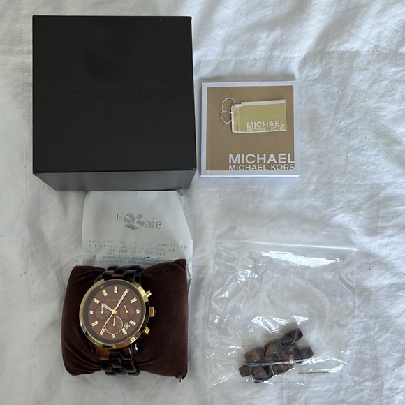 Michael Kors Watch - Picture 4 of 4